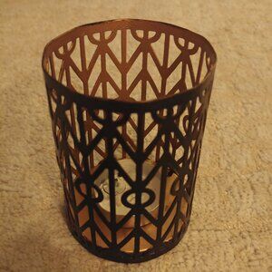 Small single wick candle holder